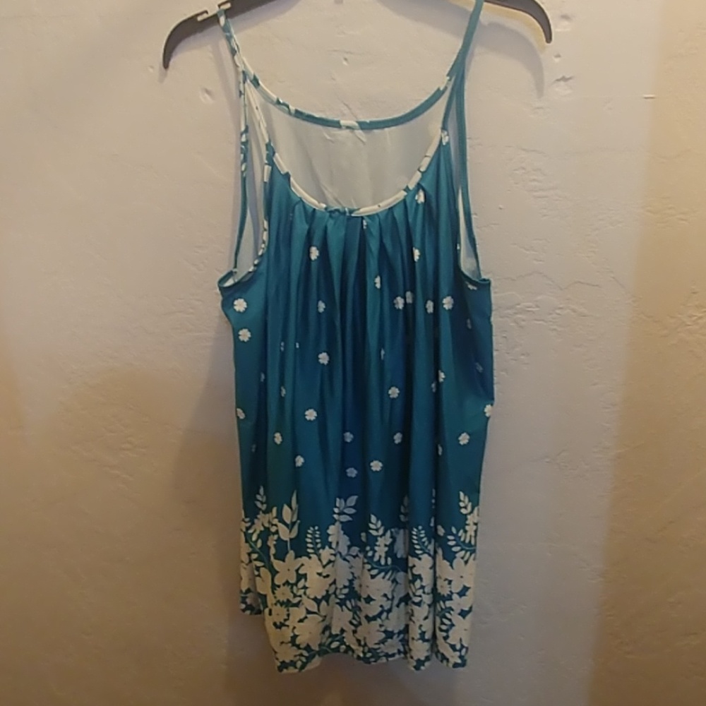 Two Tops - Picture 4 of 4